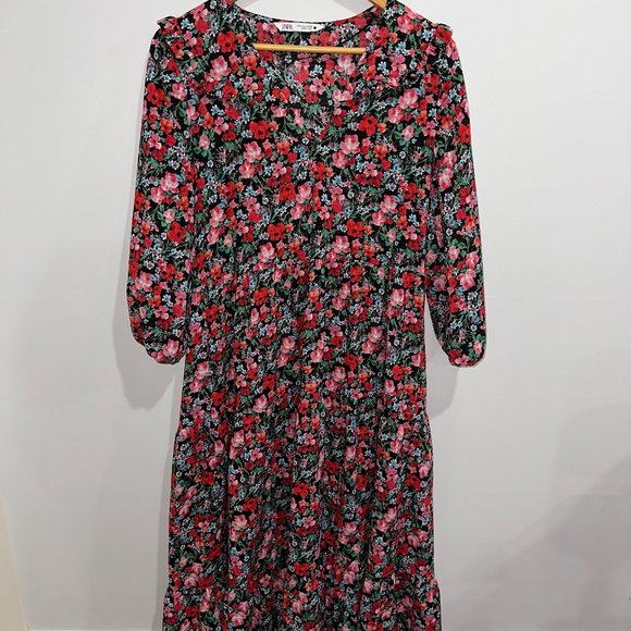 Zara floral Dress - Picture 2 of 3